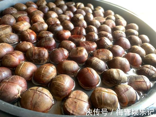 指甲|爱吃栗子难剥皮？板栗老板分享3个小窍门，快速剥皮不伤指甲
