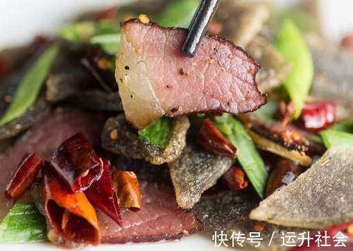 腌腊肉|腊肉别只会放盐，掌握腌腊肉的3个小窍门，腊肉鲜香入味不发霉
