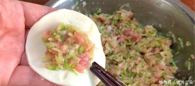 过小年,吃饺子,少吃韭菜芹菜,多吃它,大人老人孩子都能吃