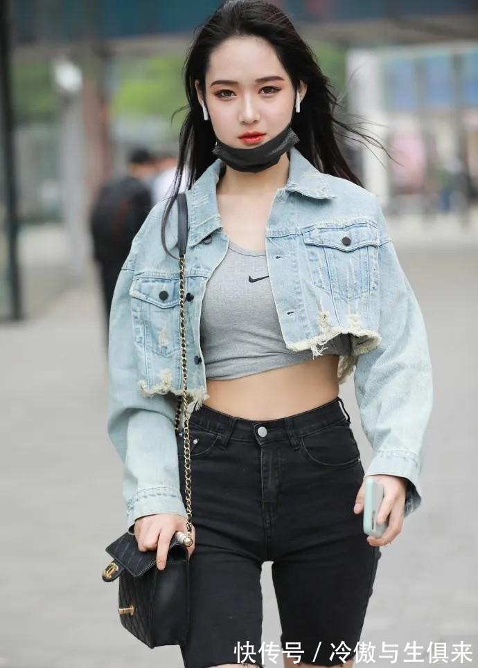 小蛮腰 节约又时髦的穿搭方式,显得个性化十足,满满的青春活力扑面而来