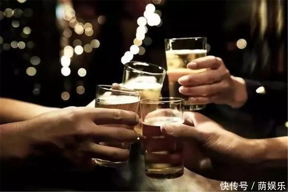 世界最烈的5种酒,俄罗斯壮汉都顶不住,中国这个喝过的都是爷们