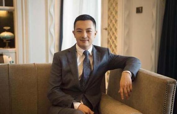 |搞笑十筒:队友直接自雷?打不过掉大分,竟让我买奶茶赔偿?