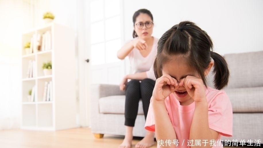 孩子|动不动就哭的孩子,与忍着不哭的宝宝,两者长大后差距明显