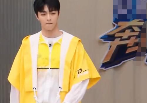 周震南|同样是男团参加《跑男》,周震南和陈立农表现却大不相同,来自前辈的自信