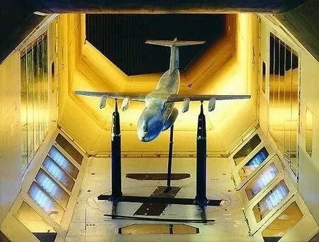 国防部|美空军在风洞中测试定向能系统,探索机载应用