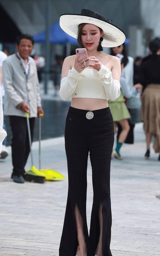 瑜珈裤|街拍美女:不止九分裤适合动态风格,5分长裤也可以,开启5分裤穿搭新模式