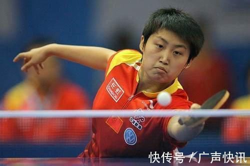 中国女乒|为了培养刘诗雯成核心，他弃用郭跃李晓霞，事后却说对不起小枣