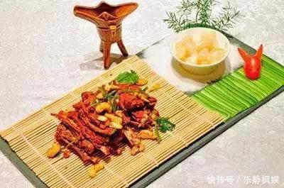 年夜饭美食：肉末焖土豆，温拌羊排，农家葱爆豆腐