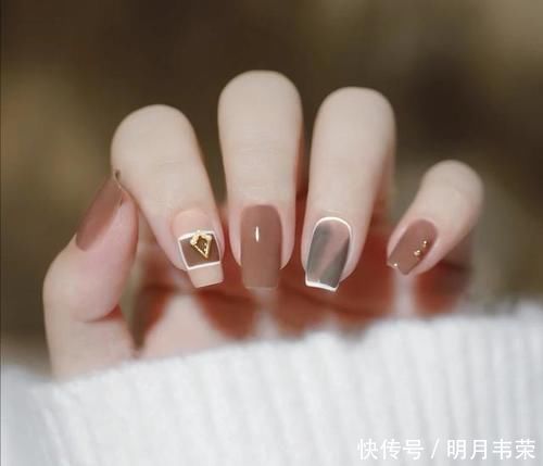 时髦|手黑做什么美甲好看？纯色经典，豹纹时髦，都很有格调