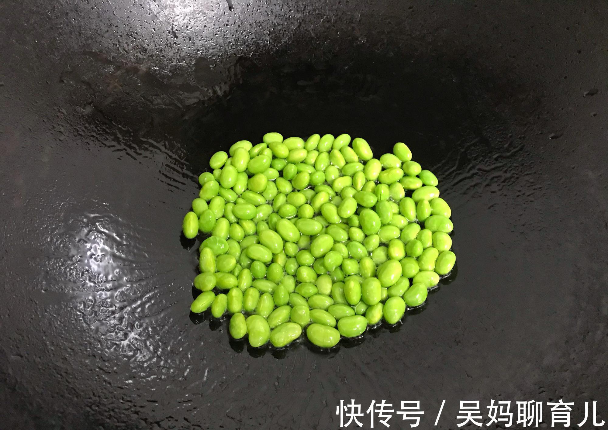 杏鲍菇|夏天易出汗,可多吃此菜,4种食材一起炒,解暑开胃,没肉也下饭