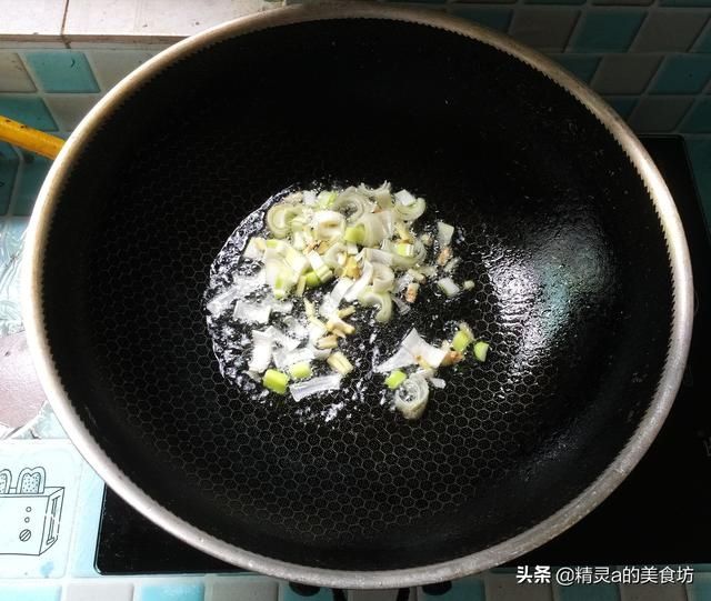 天冷,这一碗汤别错过!4样食材8分钟端上桌,汤鲜美味好喝极了