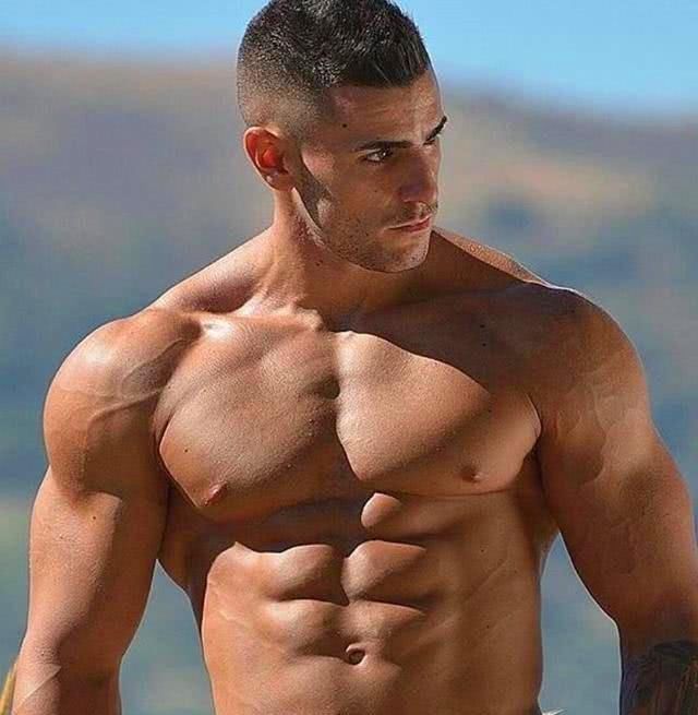 哑铃|都说胸肌上部最难练，从这3个方面，帮你打造饱满的胸型