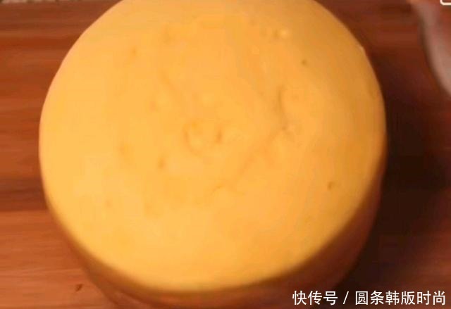  不用烤箱和打发器，也能做出蓬松渲染的蛋糕，慢妈教你做法零失败