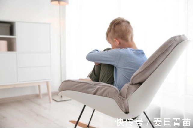 差距|“经常挨打”和“从不挨打”的孩子,20年后差距明显!