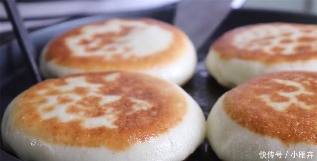 面食|发面饼最好吃的家常做法,蓬松柔软又香甜,比馅饼好吃多了