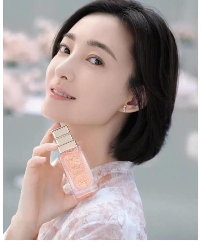 画眉|王丽坤：妆罢低声问夫婿，画眉深浅入时无