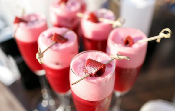 碳酸饮料|90后夫妻双双查出骨疏松,医生怒斥活该,这2种食物怎能天天吃