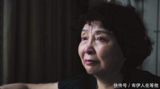 王奶奶|同小区溜娃,49岁妈妈和49岁奶奶的差距一目了然,现状让人唏嘘