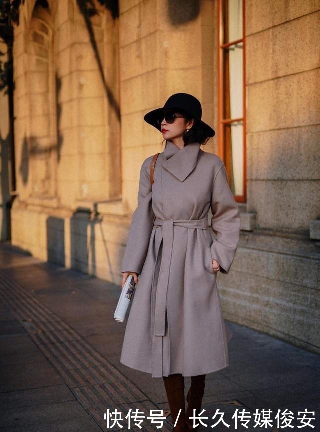 大衣的贵气,还需要“靴子”来演绎,学三木的穿法,你也时髦高级