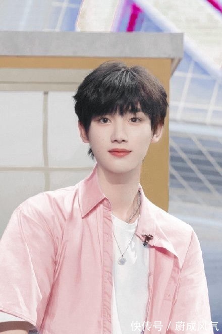 广电规定主持人持证上岗,刚加入《大本营》的丁程鑫又要退出了?