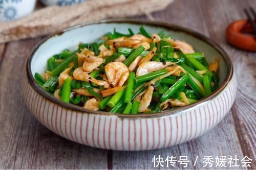 冬天进补,遇见这菜别手软,上锅炒一炒,补钙质,营养又解馋