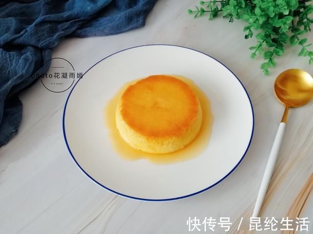 牛奶别直接喝了,加2个鸡蛋,不用烤箱不用打蛋器,出锅抢着吃