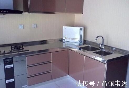 不锈钢|装修架不住父亲劝说，在厨房装了不锈钢台面，简直就是捡了宝