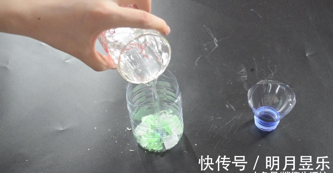 塑料瓶|把冰糖和肥皂混合在一起, 解决了家家户户的难题, 简直太实用了