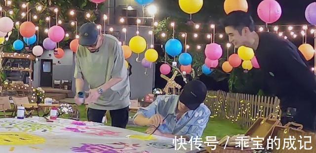 《哥哥》加更：手绘海报脑洞大，黄贯中即兴创作，赵文卓出表情包