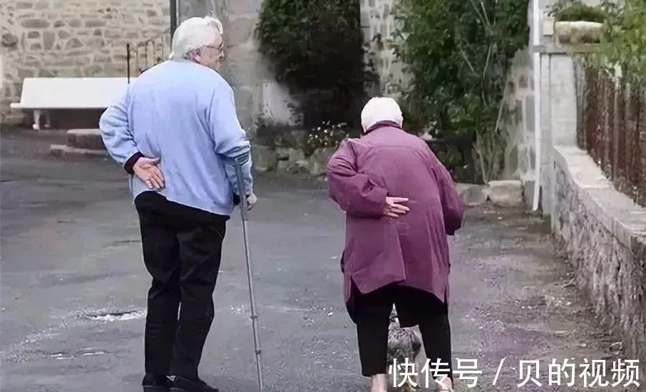 维生素d|骨质疏松最爱这3类人！照着这样做，腰不酸，腿不痛，浑身有劲