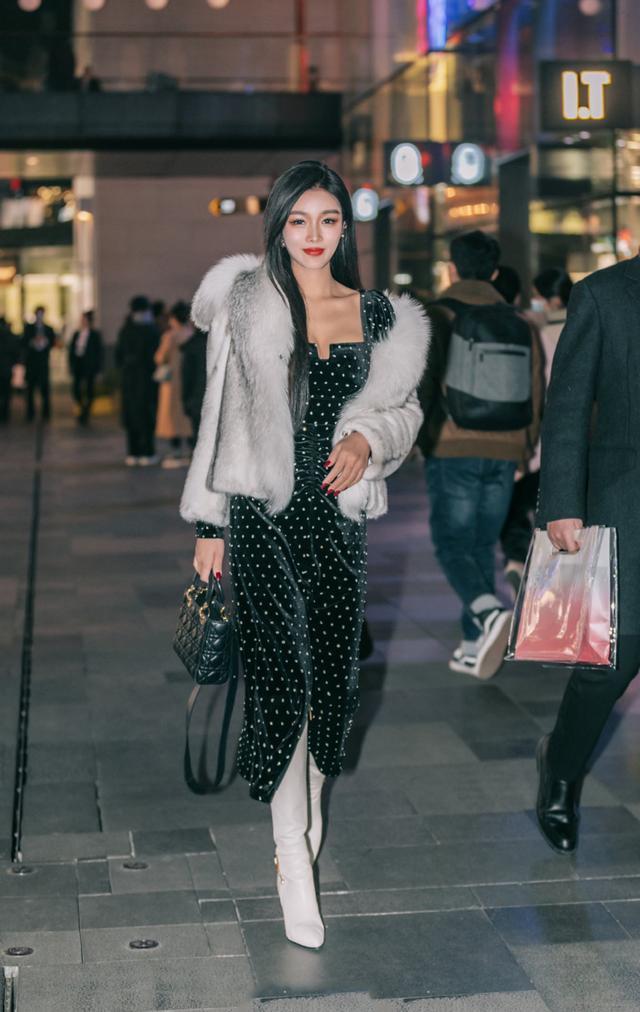 35岁裙子搭配不能忽略的细节,只有注意这几点,才能时尚又优雅