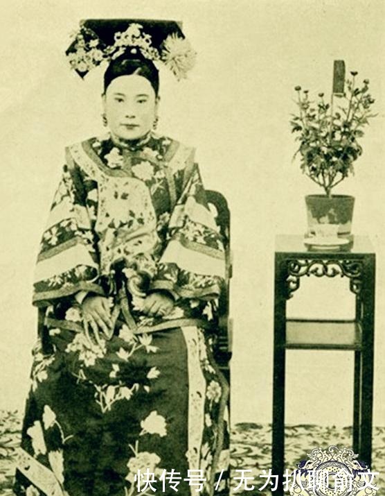 老照片|清末福晋老照片：图五是末代皇帝溥仪的亲生母亲，图八三位最漂亮