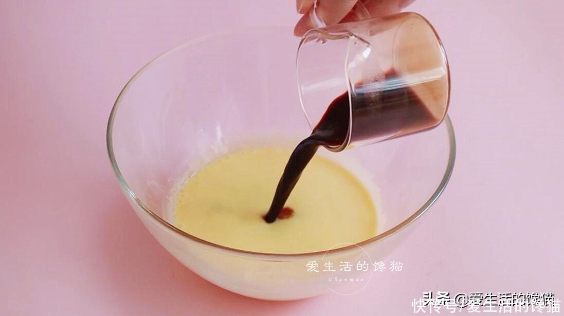 蛋挞|年售6200万杯的燕麦拿铁，做成蛋挞，酥香迷人，连吃5个也不过分