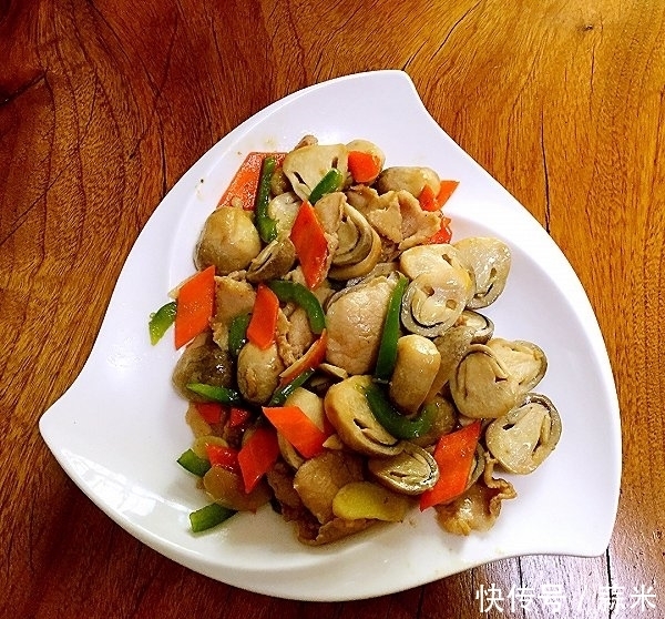 不想|女性不想老太快,可多吃此菜,滋润皮肤,滋阴养颜,更显年轻