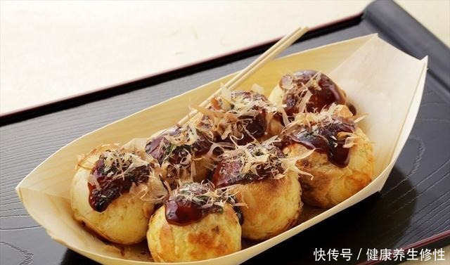 想吃章鱼烧不用出去买,教你在家做,口感丰富又弹牙,比买的还香