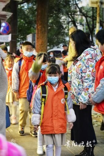 “神兽归笼”！直击贵阳开学首日