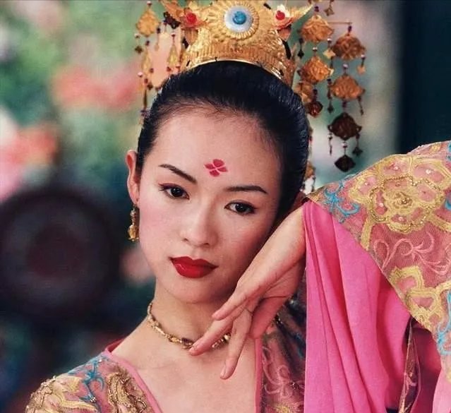 五官的精致感从何而来？什么人适合精致，什么人不适合精致？