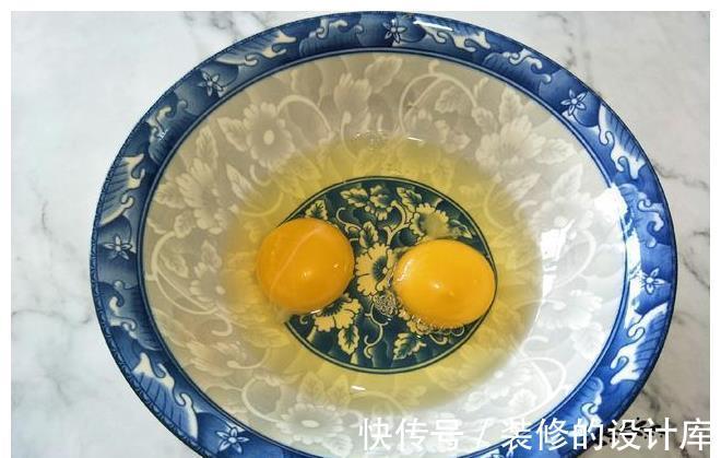 凉水|蒸鸡蛋羹，蛋液加热水还是凉水，其实都不对，这样做才嫩滑无蜂窝