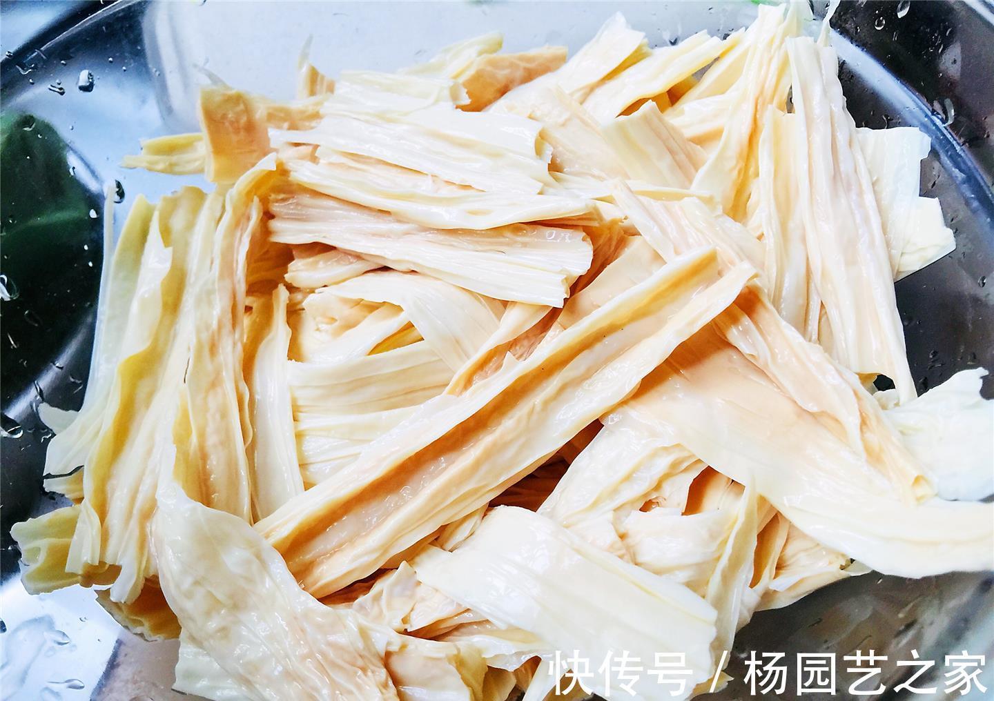 菠菜|秋天，别错过这碱性食物，比吃肉强，5块钱炒一盘，好吃又下饭