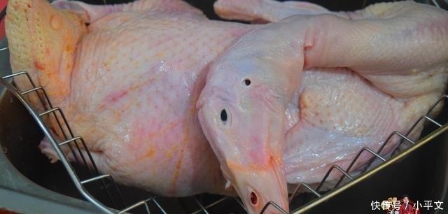 教你做|鸭肉别只会做啤酒鸭了,教你做皮脆肉嫩的豉油鸭,看看你喜欢吃不