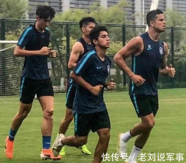 国足|已拒绝他国邀请!19岁天才一心“转会”国足,已签约中超劲旅4年