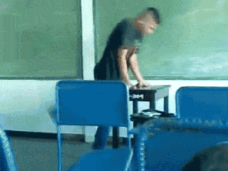 |搞笑GIF:大姐,不要不好意思,你也到了该找对象的年龄了