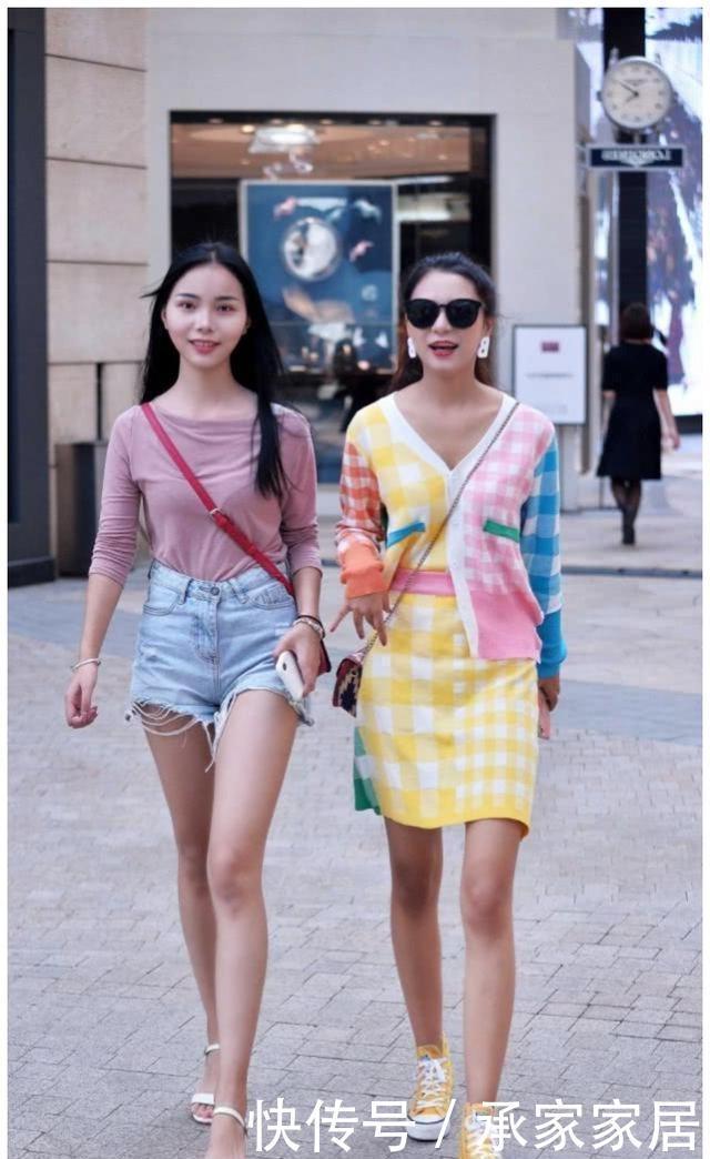 连衣裙|街头美女怎么引领时尚?不同的穿搭展现不一样的魅力,调皮又高雅
