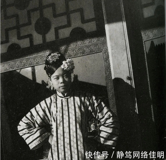 皇妃|老照片：同是皇妃，慈禧阴媚里藏着计谋，但她的笑容里透着单纯