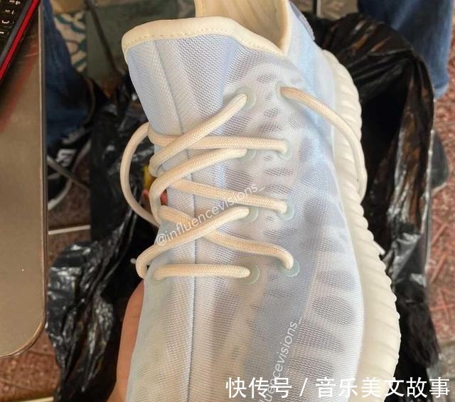 evision 洞洞鞋Yeezy 350 V2实物首次释出!网友这是离婚配色!
