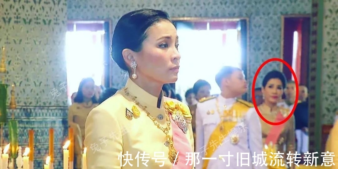 诗妮娜贵妃@68岁泰王太懂风情,和诗妮娜贵妃月下吃晚餐,还用画记录浪漫情景