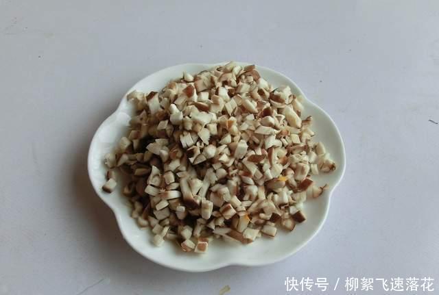 肉馅|白菜做馅别直接拌，面点师告诉你详细做法，饱满不出水，鲜香好吃
