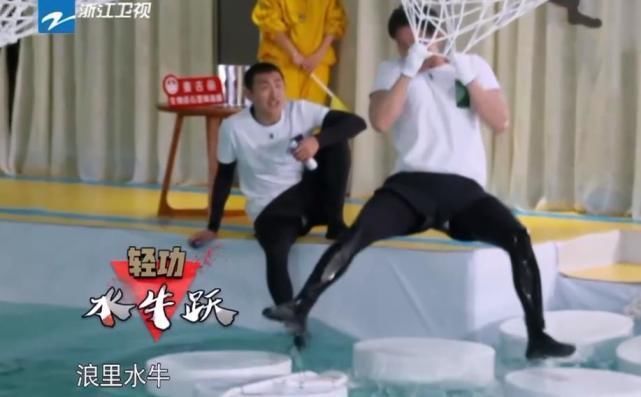 压板 原来跑男最难的游戏不是指压板,也不是撕名牌,难到连李晨都主动放弃