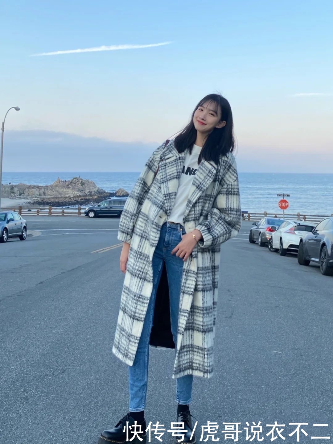 穿大衣选对颜色很重要，这3种颜色百搭质感又时尚，谁穿谁优雅