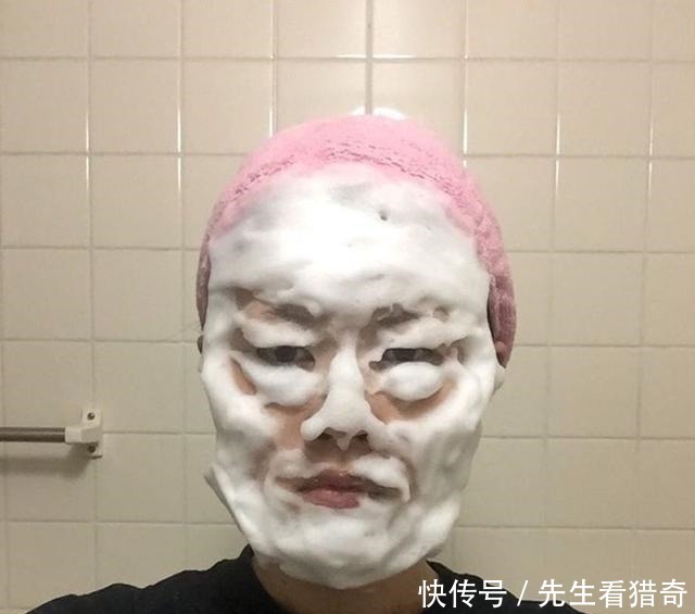 泰国|连泰国COS小哥都要写个服字,日本大神用洗面乳模仿各路名人